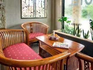 **  ג'והור בהרו Rose Cottage Hotel Bandar Seri Alam מלזיה
